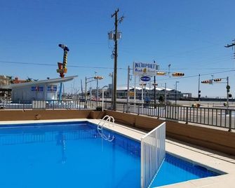 Newport Beach Resort - ווילדווד - בריכה