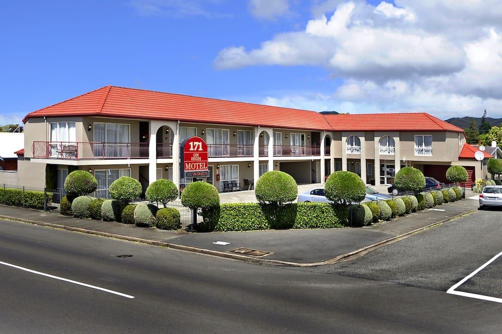 171 أون هاي موتل - بلينهيم - مبنى