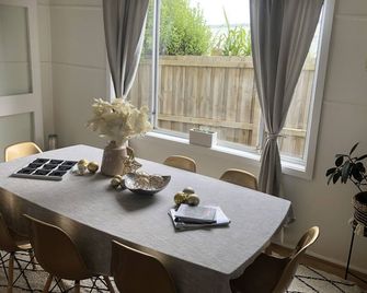 Marjalis Cottage, your perfect country getaway! - Wonthaggi - Comedor