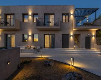 Topos Suites - Lassi - Edificio