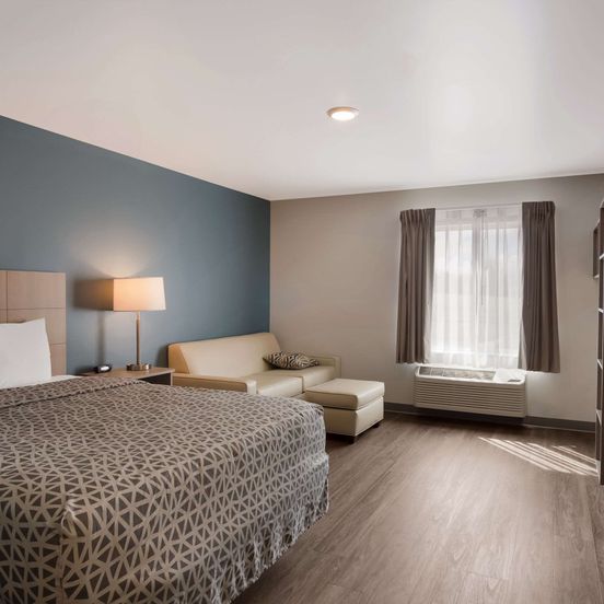 Woodspring Suites Grand Rapids Kentwood image 1
