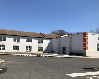 SureStay Hotel by Best Western Bellmawr - Bellmawr - Building