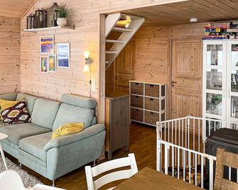 Gorgeous home in Tingvatn with WiFi - Tingvatn - Sala de estar