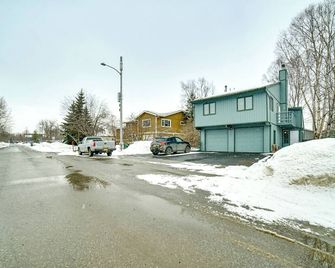 Cozy Anchorage Vacation Rental Near Hospitals! - Anchorage - Edificio