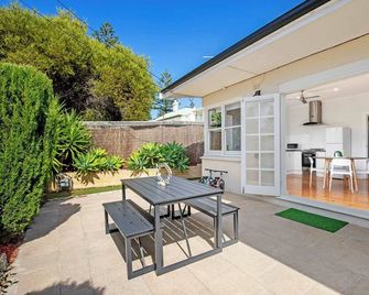 Relaxing 3br Beachside Haven Grange - Grange - Patio