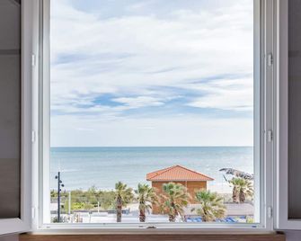 Logis Hôtel Restaurant Mar I Sol - Saint-Cyprien - Балкон