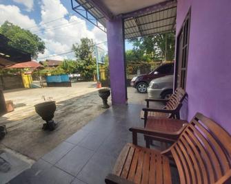 Penginapan Cahaya Rahman Syariah Banjarbaru - Banjarbaru - Patio