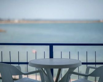Hotel Restaurant Juanito Platja - Sant Carles de la Ràpita - Balkon