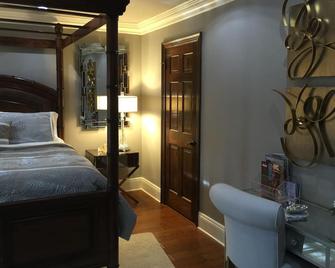 Louisiana Cajun Mansion - Youngsville - Bedroom