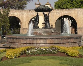Fiesta Inn Morelia Altozano - Morelia - Building