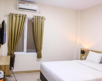 Garden Hotel Majalengka - Majalengka - Habitación