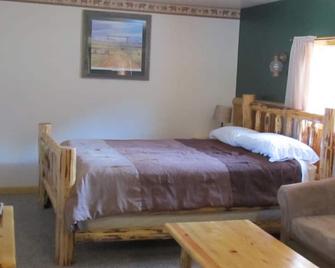 Wonderful Mountain Views - Wapiti - Bedroom