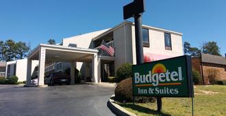 Budgetel Inn & Suites - Augusta - Building