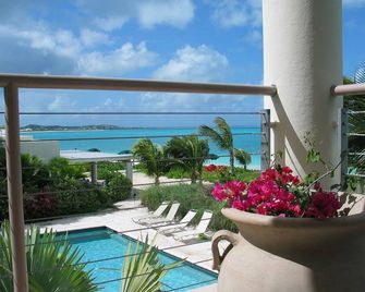 Relax In Your Very Own Private Paradise - Grace Bay - Pool