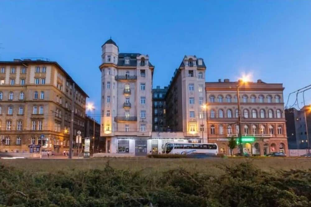 East City Budapest - בודפשט