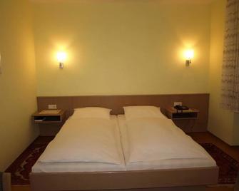 Hotel Astoria - Bergrheinfeld - Habitación