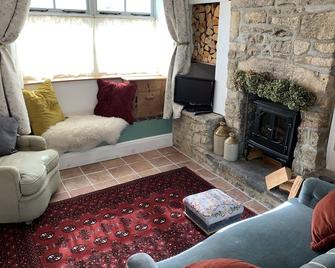 Charming townhouse in Bruton - Bruton - Huiskamer
