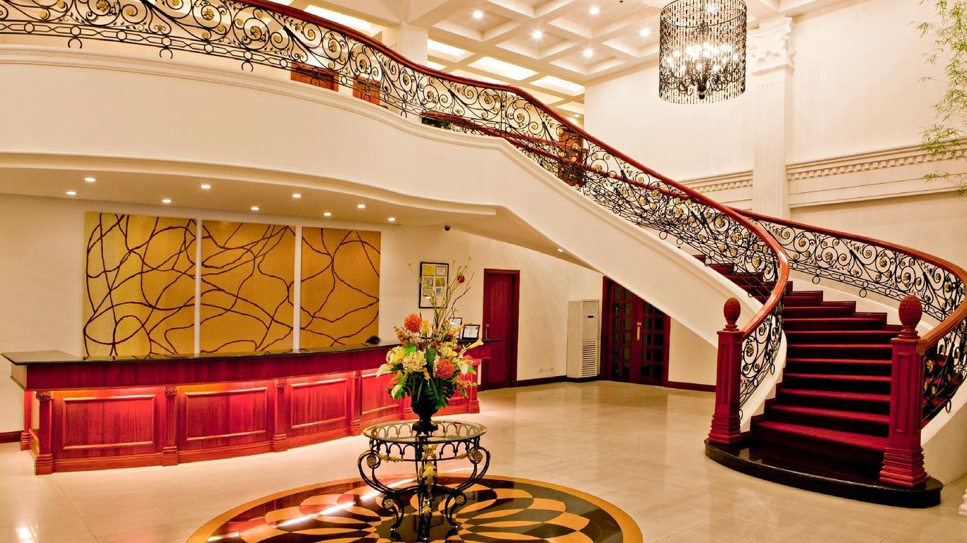 لويس جراند هوتل