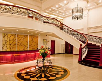 لويس جراند هوتل - انغيليس سيتي - ردهة