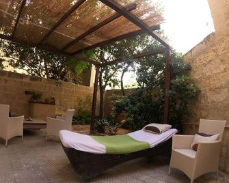 The Maltese Sun - Sliema - Veranda