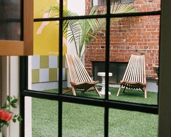 Hotel No-Vacancy - Kansas City - Balcón