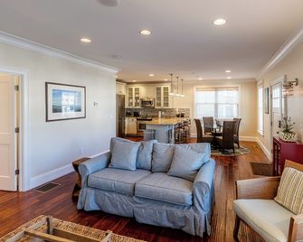 The Newport Lofts - 546 Thames Street - Newport - Living room