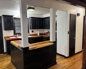 Centralized Modern Home in Johnson City - Johnson City - Kitchen