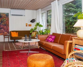 6 person holiday home in Ebeltoft - Ebeltoft - Вітальня