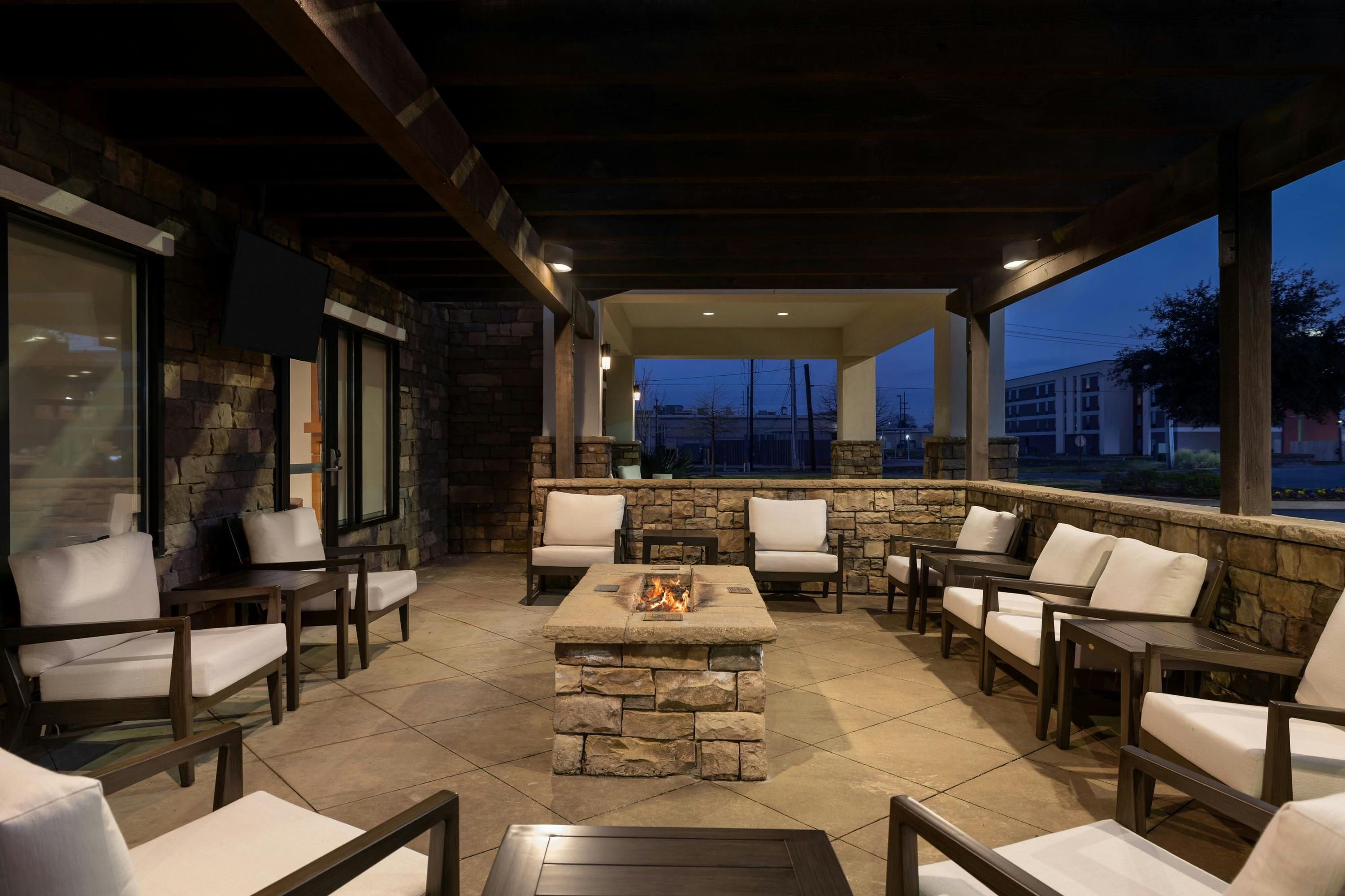 TownePlace Suites by Marriott Alexandria - Alexandria - Patio