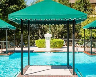 French Quarter Resort by CoolVacay - Branson - Piscina