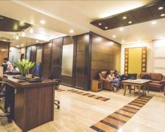 هوتل إيربورت إنترناشيونال - مومباي - ردهة