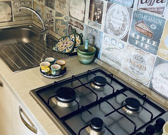 A house with sea view [Amalfi Coast] house 5 minutes from the sea; breathtaking view - Vietri sul Mare - Küche