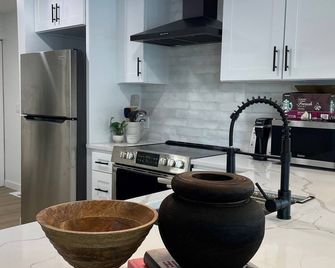 Waterfront Cottage On Angle Lake W/ Private Deck - SeaTac - Kitchen