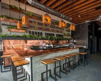 Private, Detached Fun Cottage in North Park - San Diego - Bar
