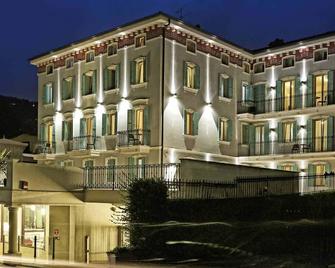 Gardone Palace Hotel - Gardone Riviera - Toà nhà