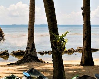 Breve Azurine Lagoon Resort - Karimunjawa - Playa