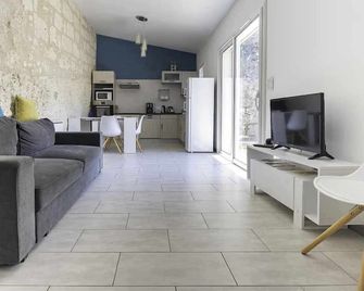Farm in the countryside - vacation accommodation - Castelsagrat - Sala de estar