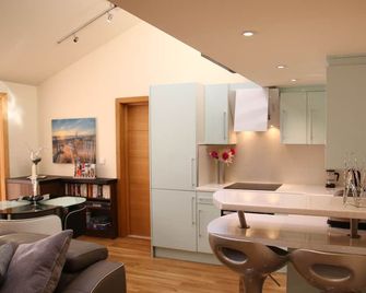 Beautiful contemporary accommodation - Sleeps 2 adults - Uckfield - Кухня