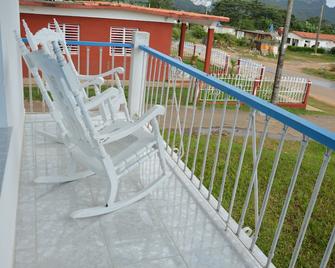 Casa Rey - Viñales - Balcón