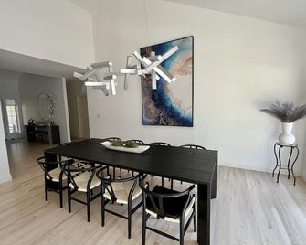 Welcome to your glamorous Hamptons escape! - Westhampton - Comedor