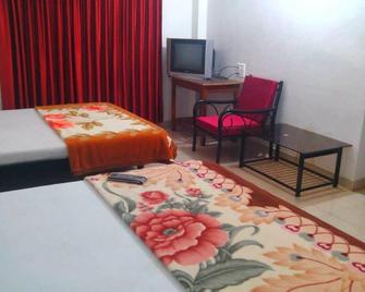 Hotel Centre Palace - Panhāla - Habitación