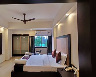 Hotel Ashwin Igatpuri, Pure Veg & Jain Food - Igatpuri - Habitación