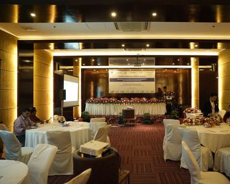 Lakeshore Heights - Dacca - Sala de banquetes
