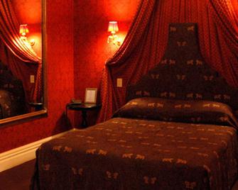 The White Swan Hotel - Greytown - Bedroom
