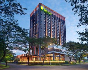 Ibis Styles Serpong Bsd City - Tangerang City - Κτίριο