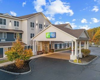 Holiday Inn Express & Suites Hampton South-Seabrook By IHG - Seabrook - Building