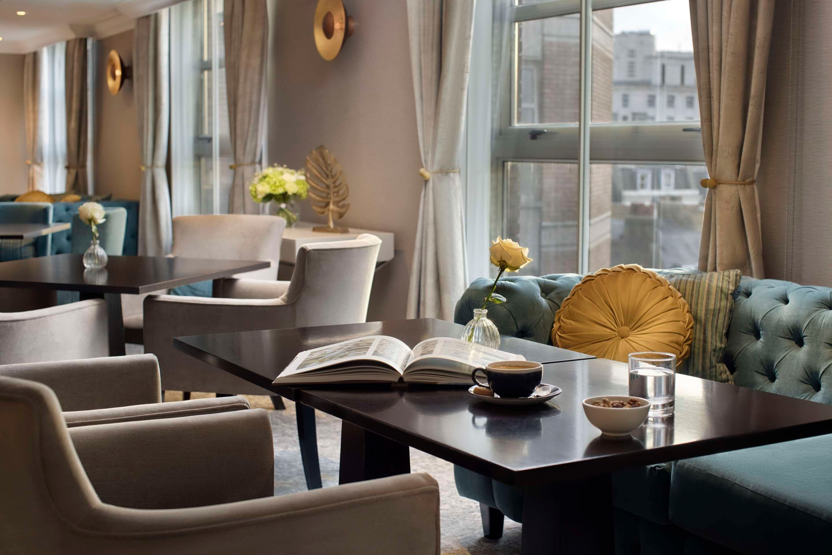 حياة ريجينسي لندن - ذا تشرشل