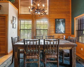 'Elk Lodge' Walk-in Cabin near Branson Shows and Attractions - Branson - Essbereich