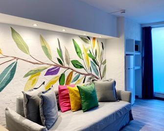 Singular Hostel By Eurotels - Albergue Juvenil - Palma de Mallorca - Wohnzimmer