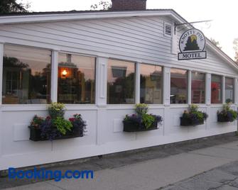 Knotty Pine Motel - Bennington - Gebäude